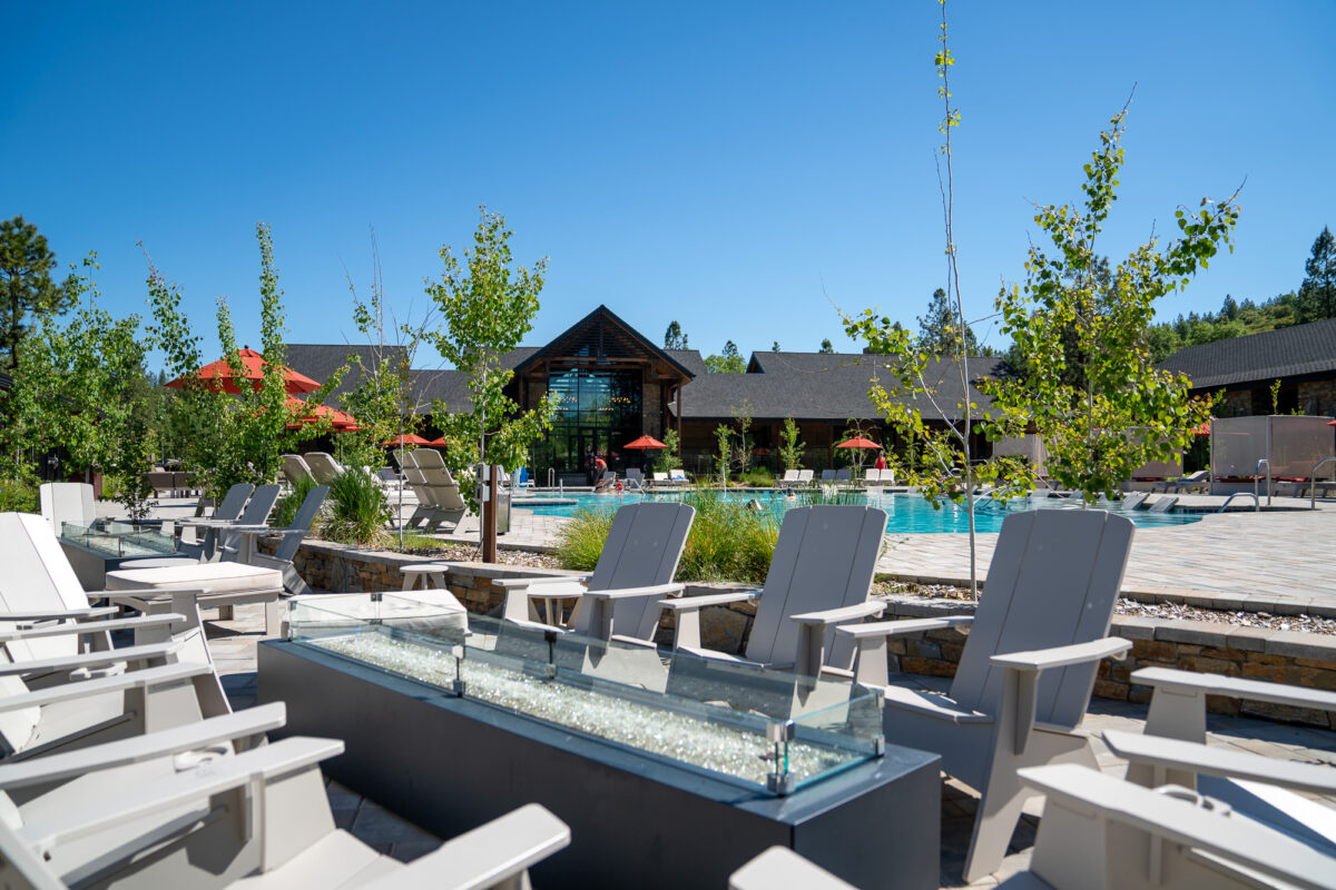 Outdoor Pool Fireplace (John Suhar)