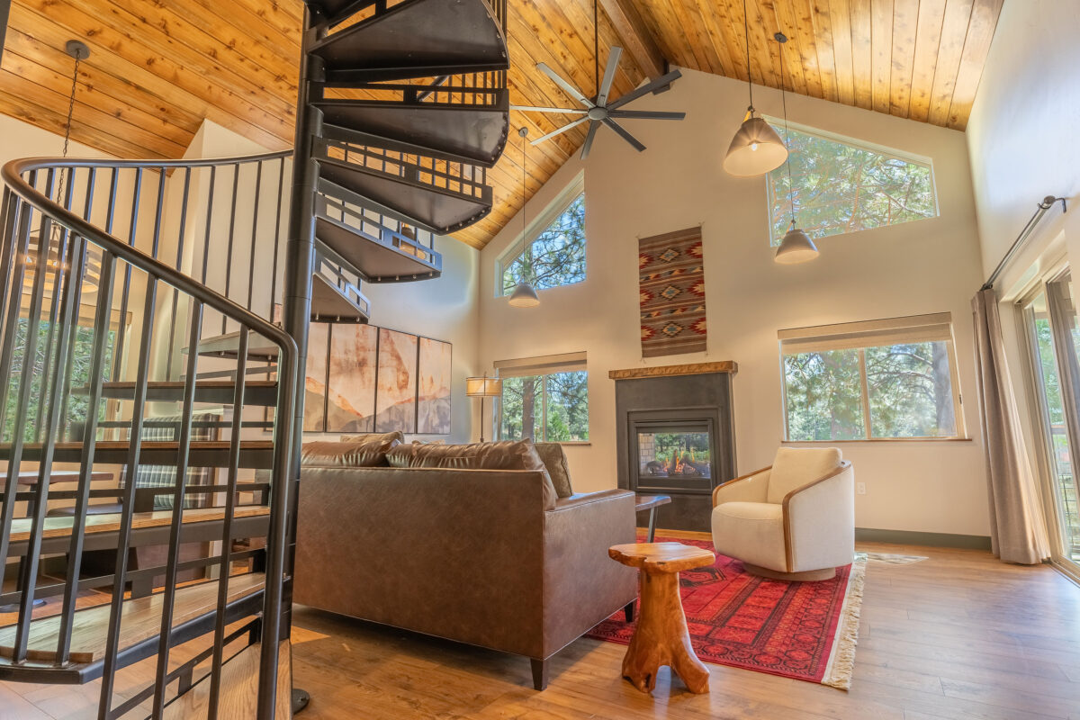 Three-Bedroom Vila (Alpenglo Productions)